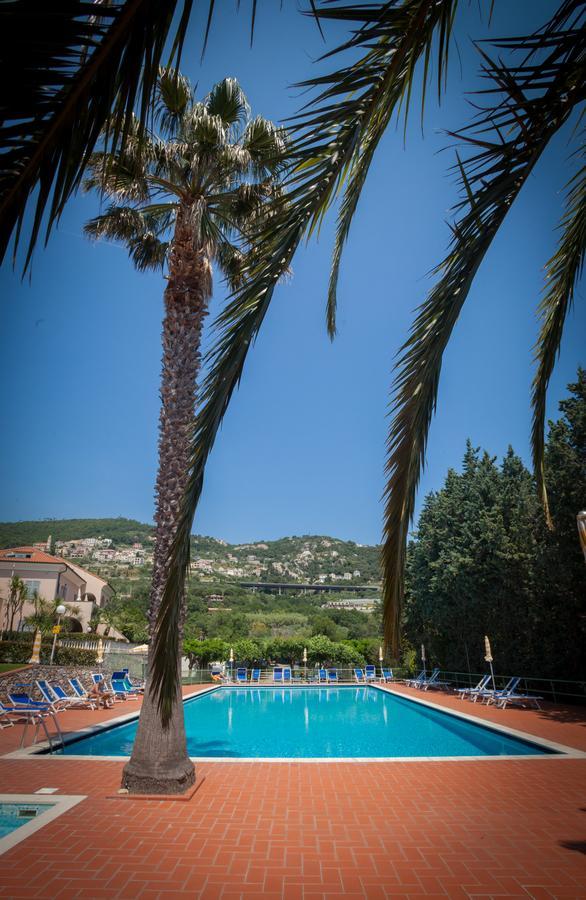 بيترا ليغوري Residence Pian Dei Boschi المظهر الخارجي الصورة